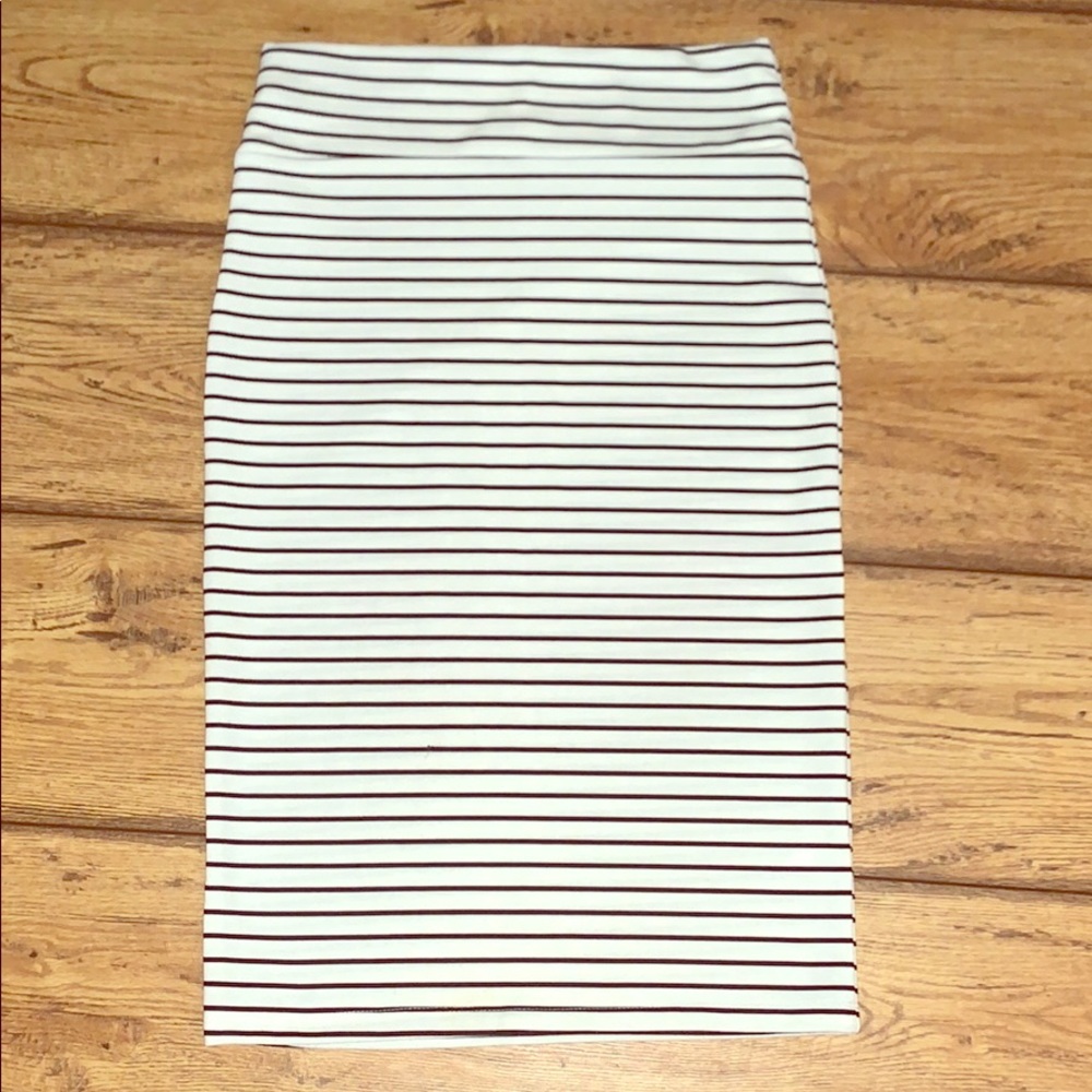 Striped pencil skirt *Fits more like a medium